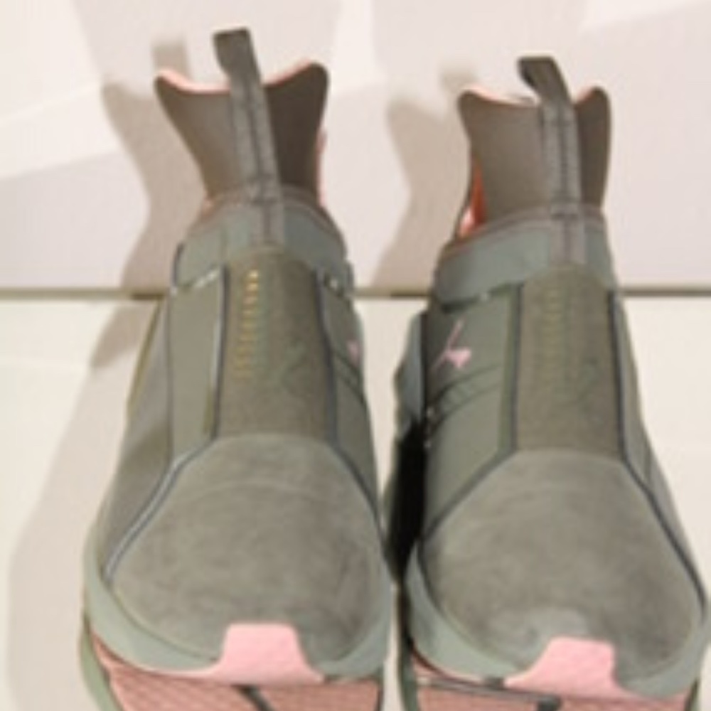 Puma Army Green sneakers with pink inside trimming. Size 9